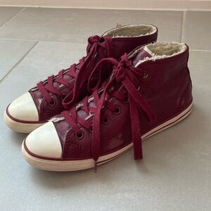 Converse - Chuck Taylor Leather Sherpa Lined High Top Sneakers Size 6